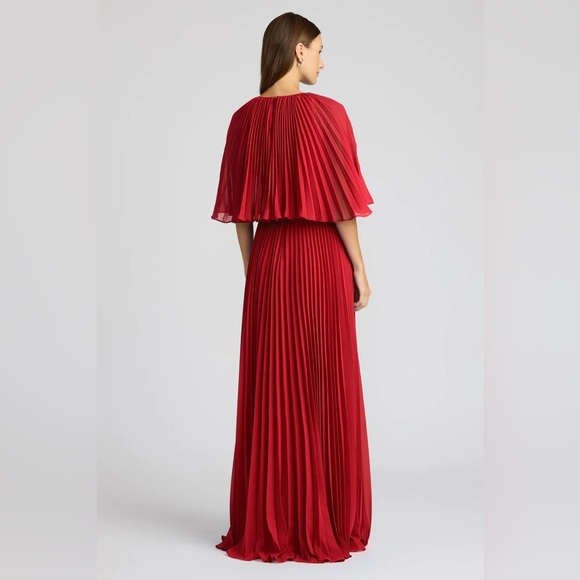 ZAC POSEN
Pleated Chiffon Cape Dress - Picture 3 of 16